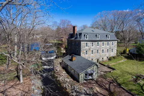 108 Sill Ln, Old Lyme, CT 06371