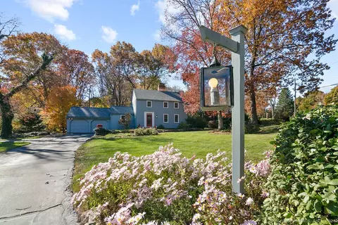 12 Farmcliff Dr, Glastonbury, CT 06033