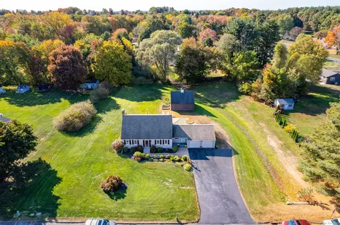 10 White Oak Rd, Somers, CT 06071