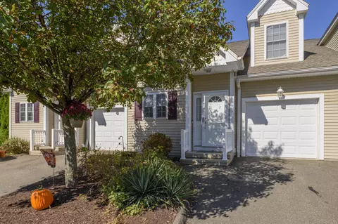 511 Elm St #12-2, North Haven, CT 06473