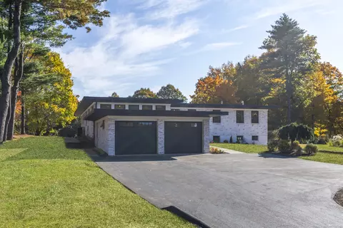44 Ferncliff Dr, West Hartford, CT 06117