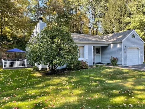 2415 Shepard Ave # 27, Hamden, CT 06518
