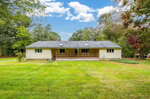 12 Jackson Dr, Monroe, CT 06468