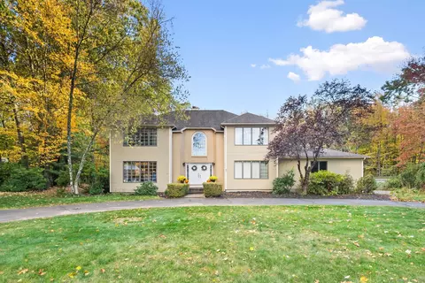 105 Doe Meadow Ct, Southington, CT 06489