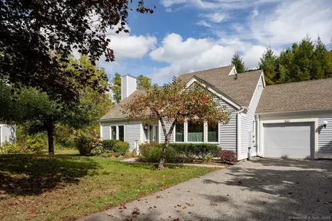 87 Canaan Rd #7C, Salisbury, CT 06068