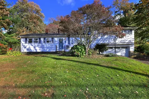 46 Tuckahoe Dr, Shelton, CT 06484