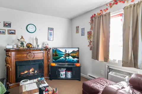 35 Mountain Village Rd #8, Waterbury, CT 06706