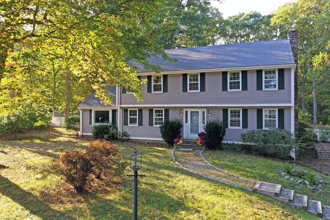 9 Hillcrest Dr, Old Saybrook, CT 06475