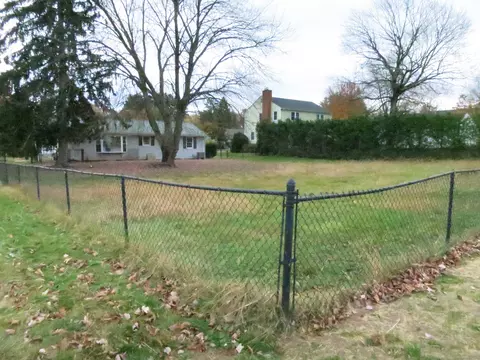 497 Hunting Hill Ave, Middletown, CT 06457