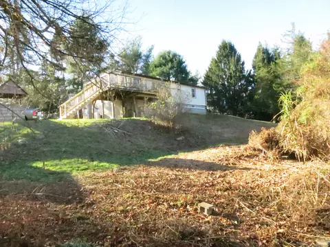 17 Joe Williams Rd, East Haddam, CT 06469