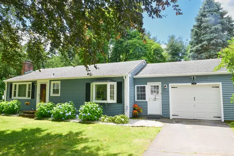 17 Fairlawn St, Farmington, CT 06032