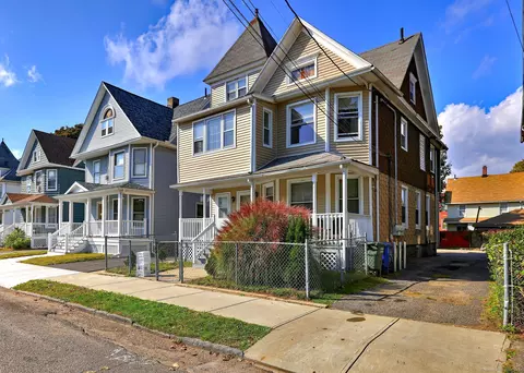 32 Hazelwood Ave, Bridgeport, CT 06605
