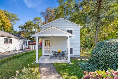 14 Namonee Trl, East Hampton, CT 06424
