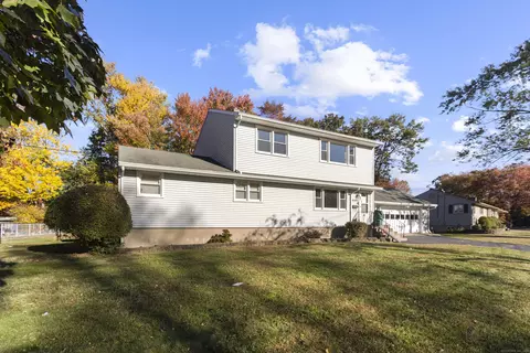 34 Cottontail Ln, North Haven, CT 06473