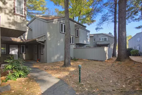 13 Byrne Ct #C, Farmington, CT 06032