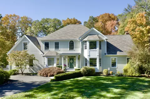 28 Southridge Rd, Southbury, CT 06488