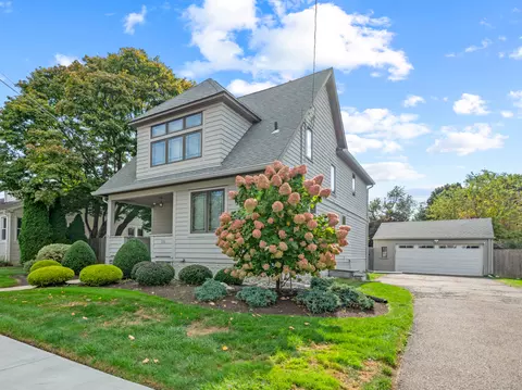 26 Lewis St, Milford, CT 06460