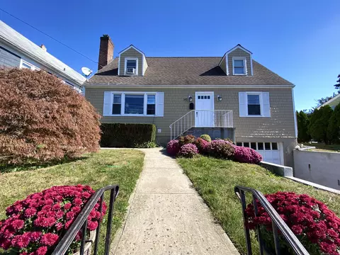 142 Lockwood Ave, Stamford, CT 06902