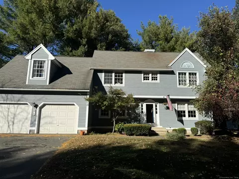 19 Chatsworth Rd #19, Granby, CT 06035