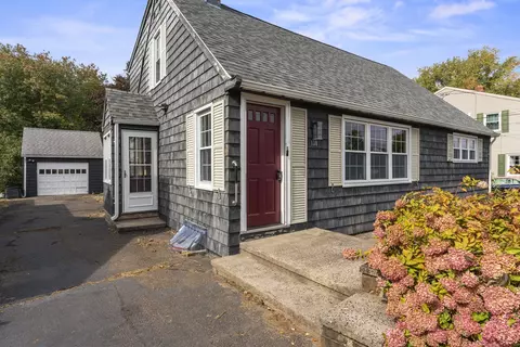 130 Maple Ave, Meriden, CT 06450