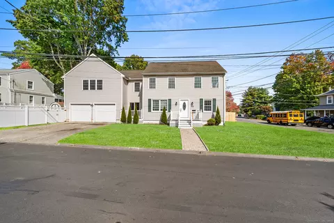16 Cardinal St, Fairfield, CT 06825