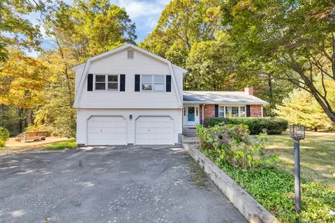 13 Bear Ridge Dr, Bloomfield, CT 06002