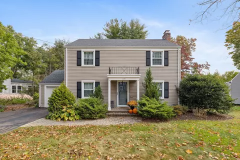 174 Woodrow St, West Hartford, CT 06107