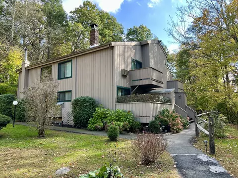86 Mohawk Trl #86, Guilford, CT 06437