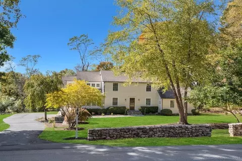 201 Umpawaug Rd, Redding, CT 06896