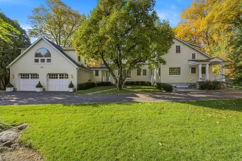 201 Cognewaugh Rd, Greenwich, CT 06807