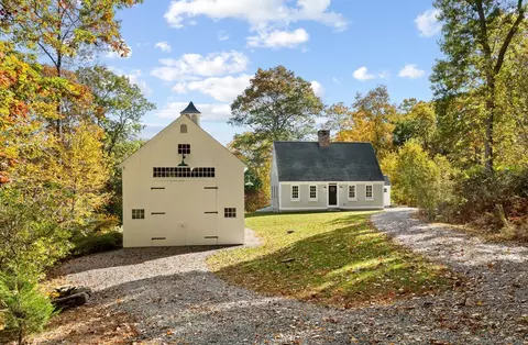 151 Mitchell Hill Rd, Lyme, CT 06371