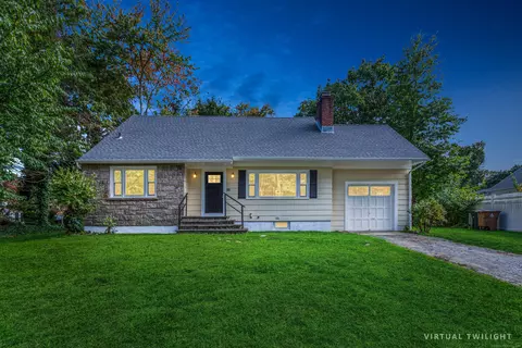 11 Warchol Ln, Stamford, CT 06905