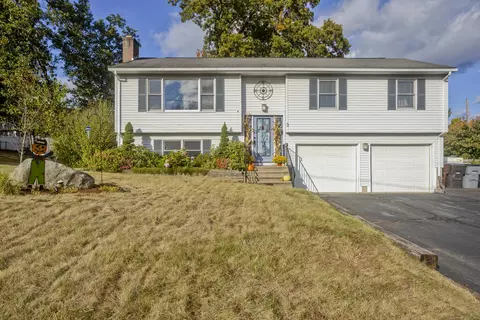 3 Christopher Dr, Enfield, CT 06082