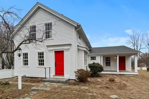 83 N Main St, Essex, CT 06426