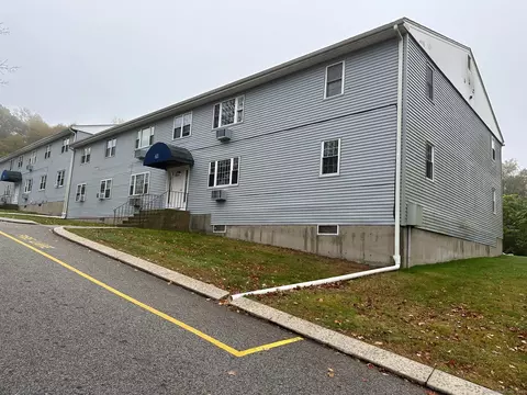 63 Horse Pond Rd #B, Salem, CT 06420