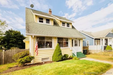 37 Fairview St, Milford, CT 06460