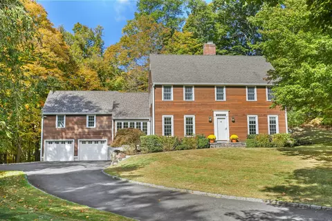 19 Oak Knoll Rd, Ridgefield, CT 06877