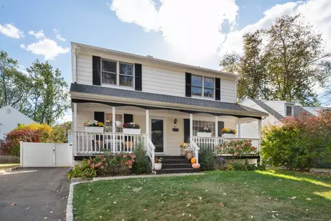 105 Perry St, Fairfield, CT 06824