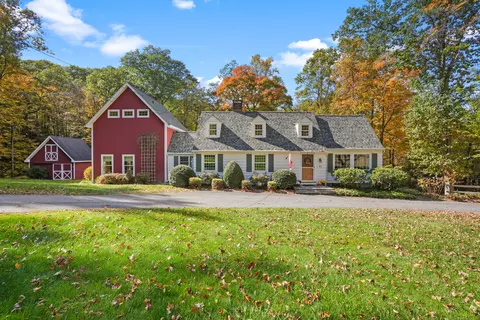 71 Hanover Rd, Newtown, CT 06470