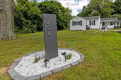 204 E High St, East Hampton, CT 06424