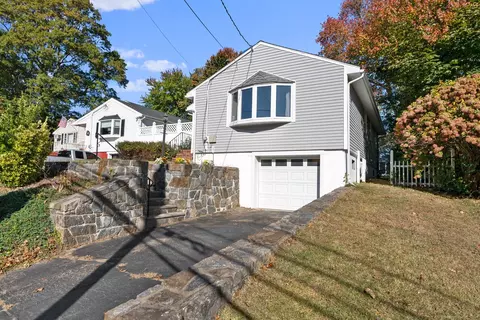 130 Park St, Stratford, CT 06614