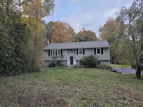 16 Mcnabola Ln, Wallingford, CT 06492