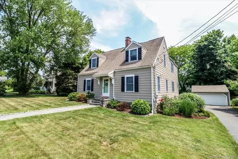638 Garden St, Trumbull, CT 06611