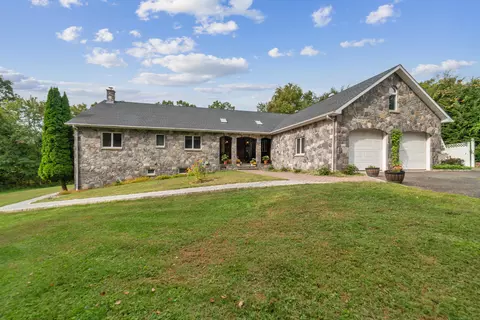 1069 Andrew Mountain Rd, Naugatuck, CT 06770