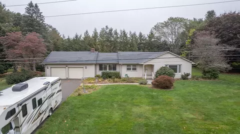 20 Floral Ln, Cheshire, CT 06410