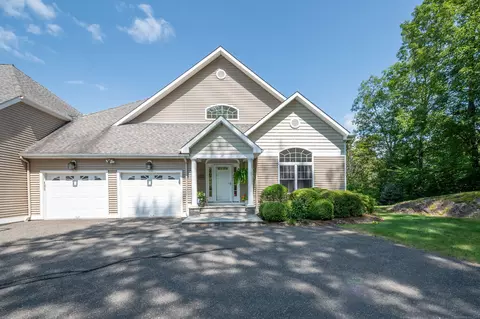 17 Harmony Trl #17, New Milford, CT 06776