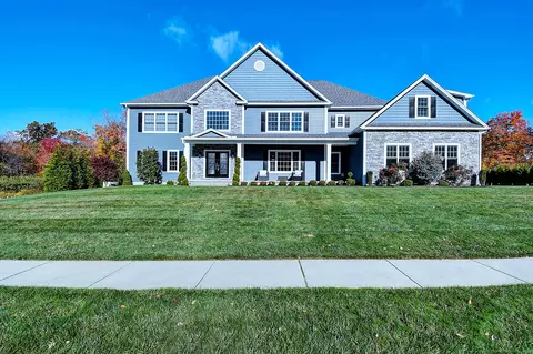 9 Stone Brook Xing, Rocky Hill, CT 06067