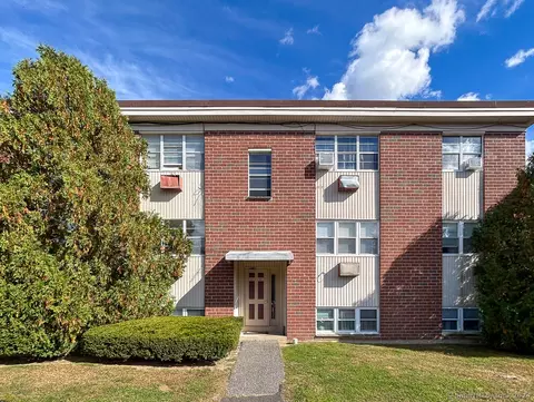 21 Belair Dr #21, New Milford, CT 06776