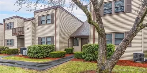 1211 Twin Circle Dr #1211, South Windsor, CT 06074