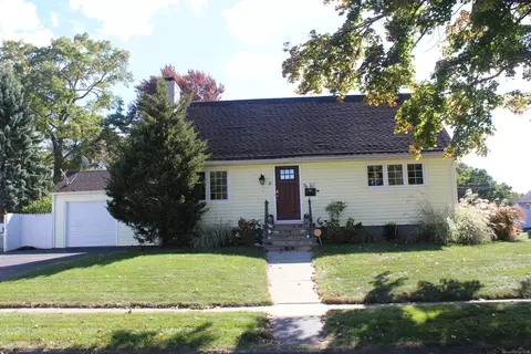 11 Champion Ter, Stratford, CT 06614